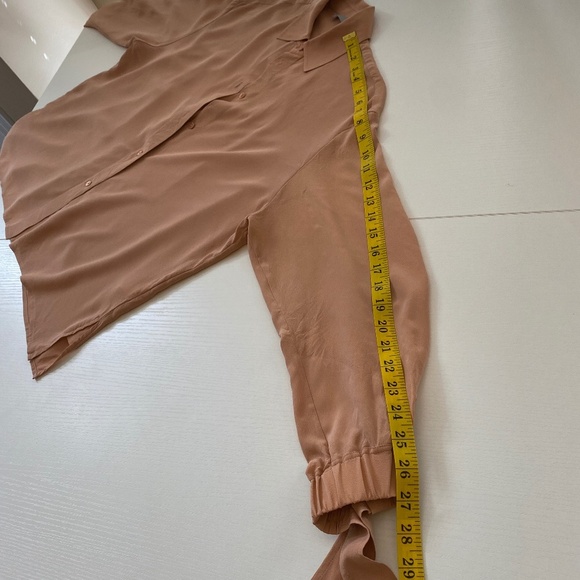 Vince 100% Silk Button Front Blouse w/Tie-Sleeve in Salmon Size Small - Picture 16 of 16